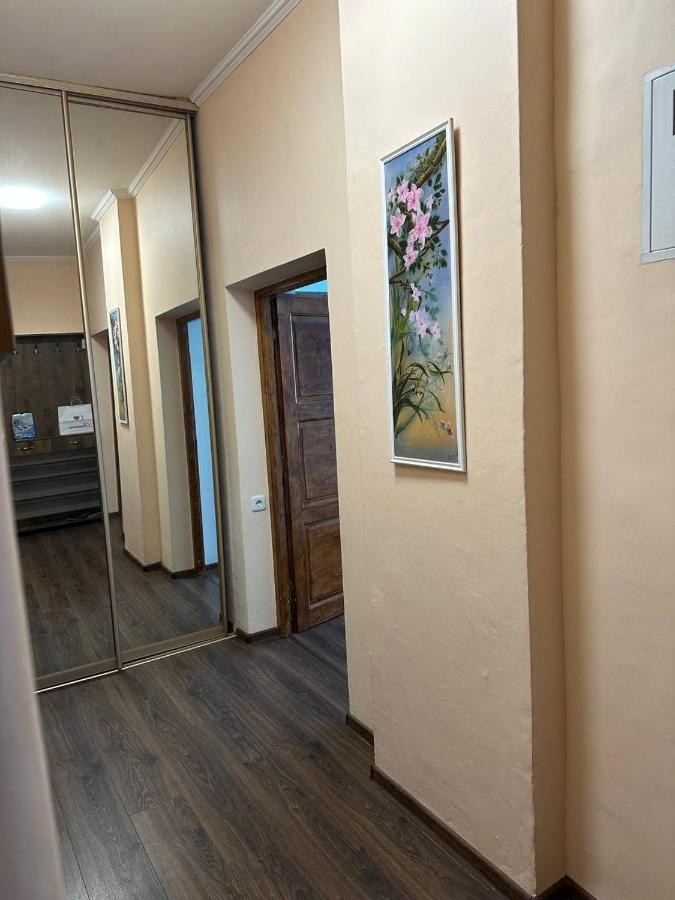 Затишна Двокімнатна Квартира В Самому Серці Ужгорода Uzjhorod Eksteriør billede