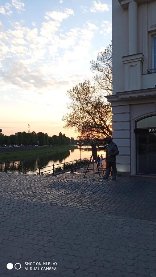 Затишна Двокімнатна Квартира В Самому Серці Ужгорода Uzjhorod Eksteriør billede